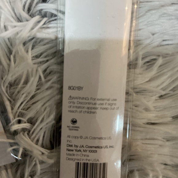 e.l.f. Makeup Brushes Bundle – 2 Smudge + 2 Eye Crease (NWT) - Picture 7 of 7